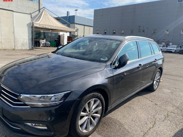 Volkswagen Passat Variant 2.0 TDI SCR EVO DSG Business x commercianti usato a TREVISO