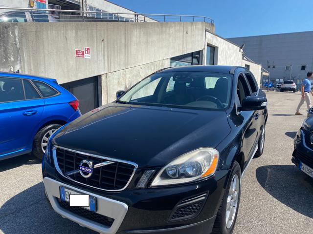 Volvo XC60 D3 AWD Geartronic Kinetic usato a TREVISO