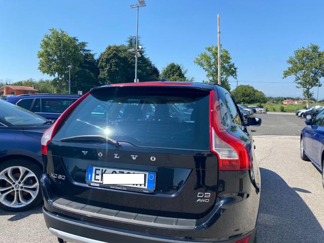Volvo XC60 D3 AWD Geartronic Kinetic - foto 2 di 4
