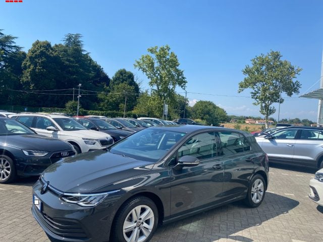 Volkswagen Golf 1.5 eTSI 130 CV EVO ACT DSG Life usato a TREVISO