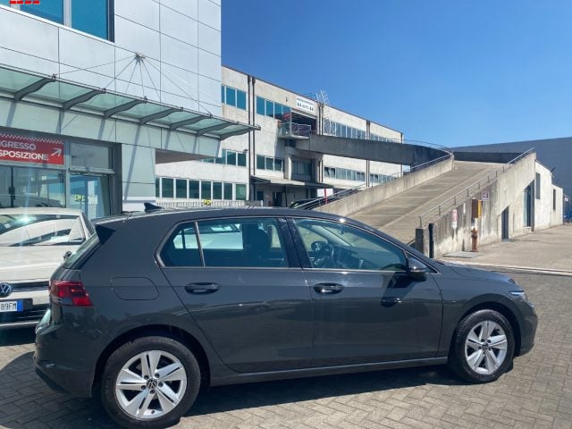 Volkswagen Golf 1.5 eTSI 130 CV EVO ACT DSG Life - foto 3 di 4