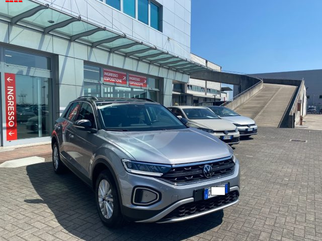 Volkswagen T-Roc 1.5 TSI ACT DSG Life con danni carrozzeria - foto 3 di 4