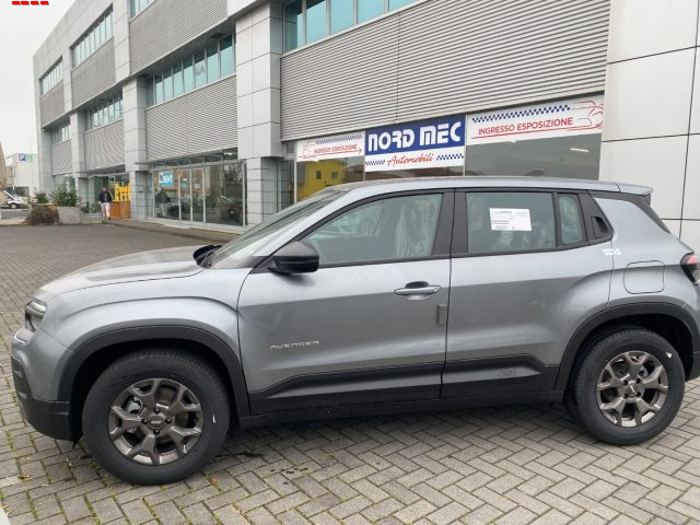 Jeep Avenger 1.2 Turbo 100 CV Longitude - foto 2 di 9