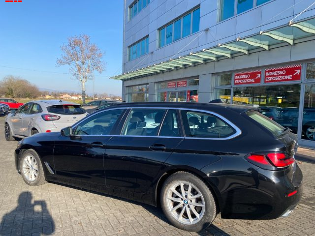 BMW 520 d 48V xDrive Touring Business - foto 3 di 4