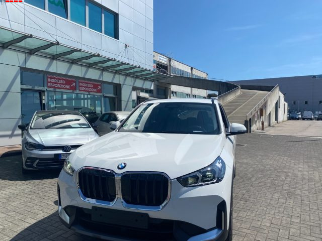 BMW X1 sDrive 18d avangarde - foto 2 di 4