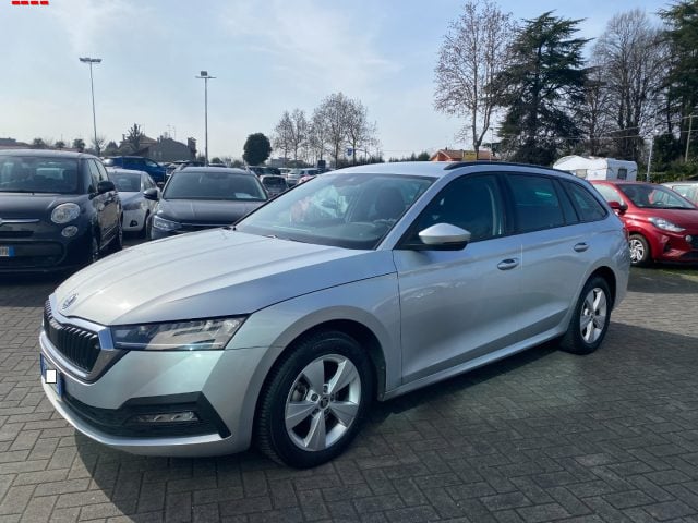 Skoda Octavia 2.0 TDI EVO SCR DSG Wagon Ambition, del 2023, 136.000 km, in vendita a Treviso (TV)