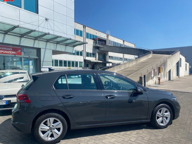Volkswagen Golf 1.5 eTSI 130 CV EVO ACT DSG Life - foto 3 di 10