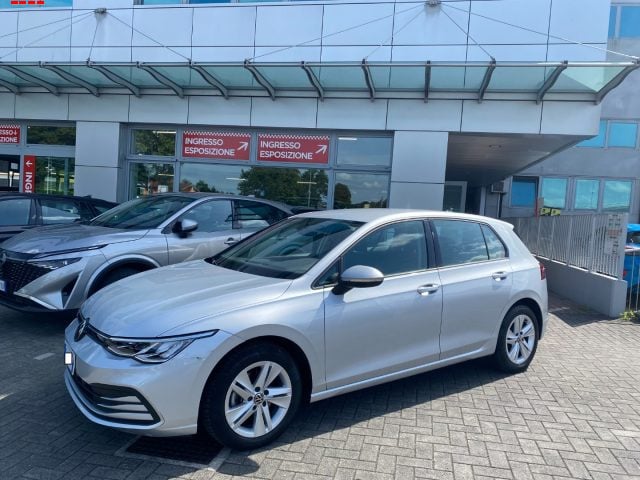 Volkswagen Golf 1.5 TGI Life dsg, del 2023, 65.000 km, in vendita a Treviso (TV)
