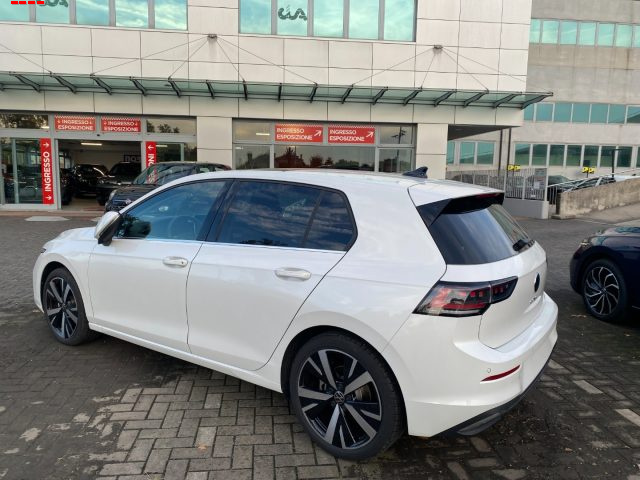 Volkswagen Golf 1.5 eTSI 150 CV DSG Style - foto 4 di 16