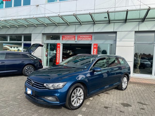 Volkswagen Passat Variant 2.0 TDI SCR 122 CV EVO DSG Business, del 2021, 143.000 km, in vendita a Treviso (TV)