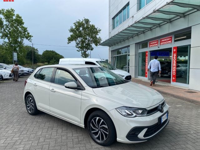 Volkswagen Polo 1.0 TSI Life, del 2023, 71.000 km, in vendita a Treviso (TV)
