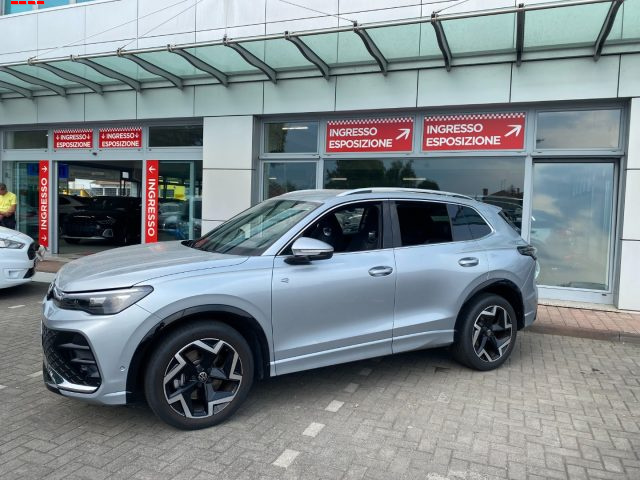 Volkswagen Tiguan 2.0 TDI 150 CV DSG R-Line - foto 3 di 8