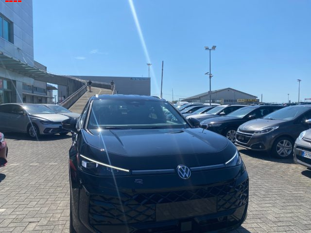 Volkswagen T-Roc 1.5News eTSI ACT 150 CV DSG R-Line - foto 4 di 15