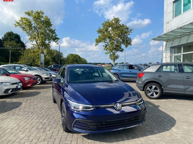 Volkswagen Golf 1.0 eTSI EVO DSG Life - foto 2 di 4