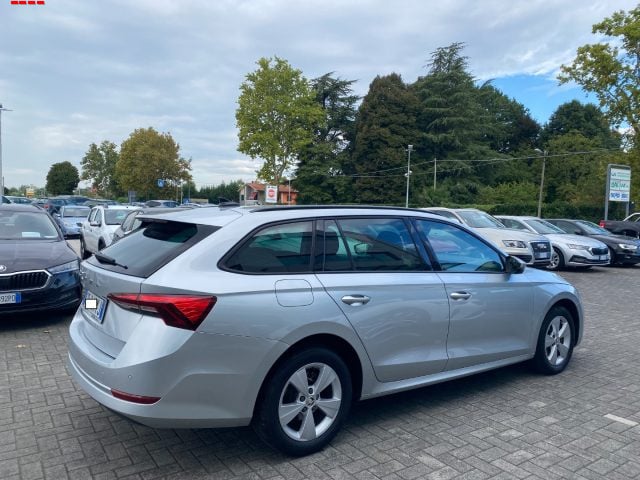 Skoda Octavia 2.0 TDI EVO SCR DSG Wagon Style, del 2023, 136.000 km, in vendita a Treviso (TV)