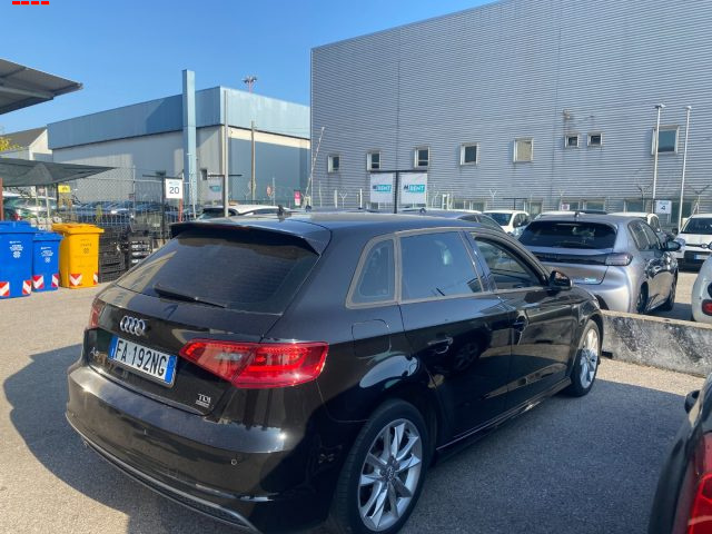 Audi A3 SPB 1.6 TDI ultra Attraction - foto 4 di 4
