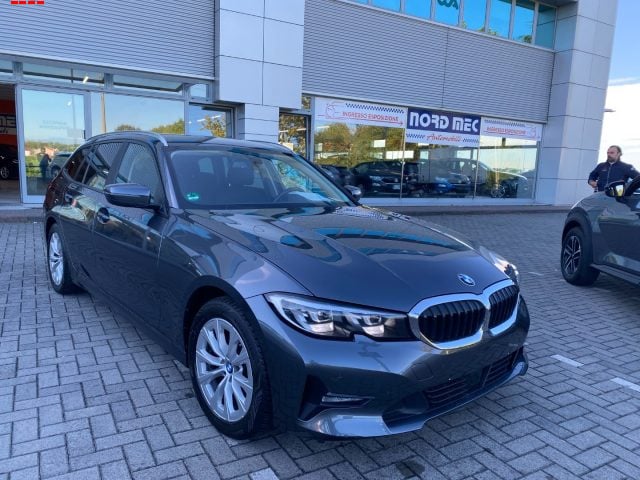 BMW 318 d Touring Business Advantage - foto 2 di 4
