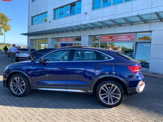 Audi Q3 SPB 35 TFSI S tronic S line edition - foto 3 di 4