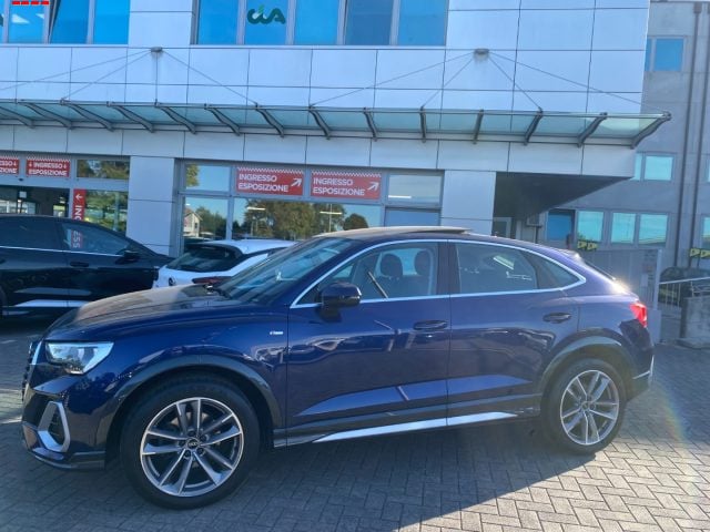 Audi Q3 SPB 35 TFSI S tronic S line edition - foto 2 di 4