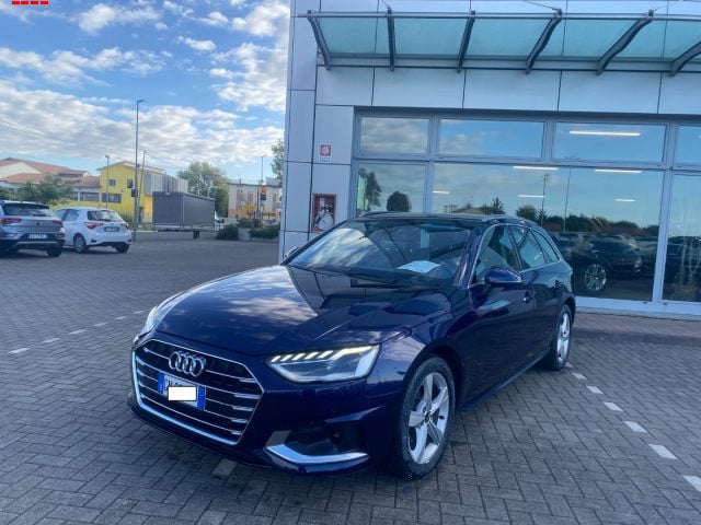 Audi A4 Avant 35 TDI/163 CV S tronic Business, del 2023, 107.000 km, in vendita a Treviso (TV)