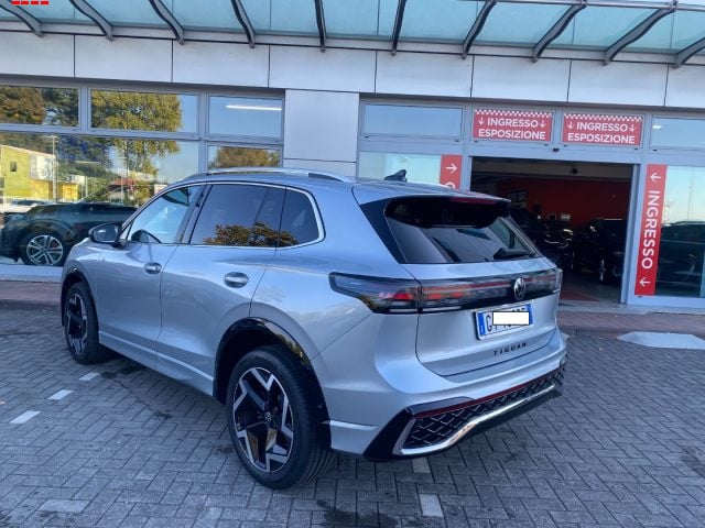 Volkswagen Tiguan 2.0 TDI 150 CV DSG R-Line, del 2025, 24.000 km, in vendita a Treviso (TV)