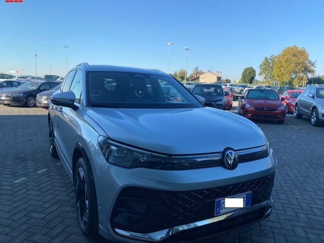 Volkswagen Tiguan 2.0 TDI 150 CV DSG R-Line - foto 4 di 4