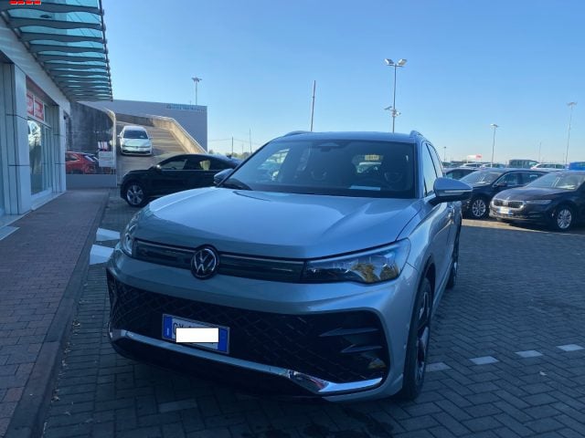 Volkswagen Tiguan 2.0 TDI 150 CV DSG R-Line - foto 3 di 4