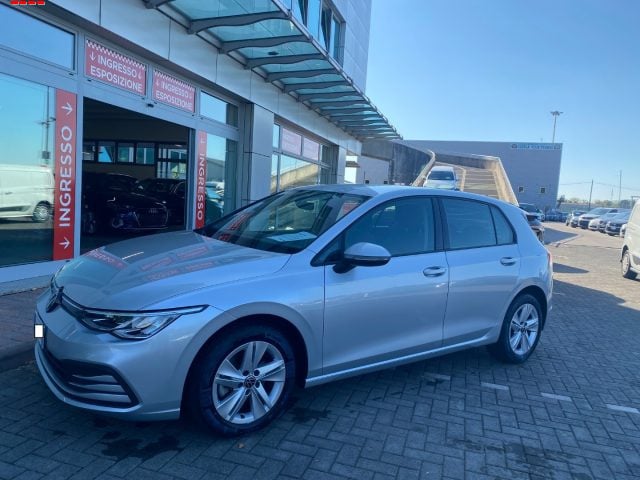 Volkswagen Golf 1.5 TGI DSG Life, del 2023, 65.000 km, in vendita a Treviso (TV)