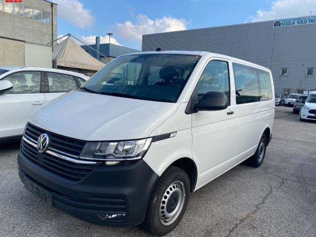 Volkswagen Transporter 2.0 TDI 150CV DSG PC Kombi Business, del 2023, 35.000 km, in vendita a Treviso (TV)