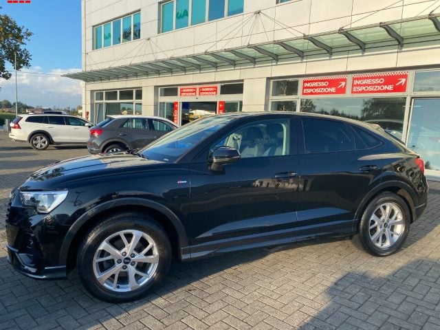Audi Q3 SPB 35 TFSI S tronic Business Plus - foto 3 di 4