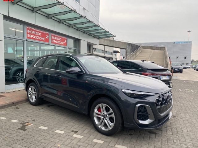 Audi Q5 40 TDI 204 CV quattro S tronic s line - foto 4 di 4