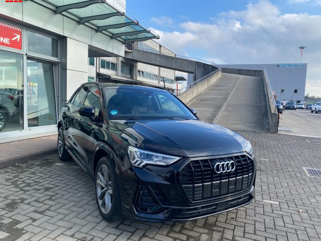 Audi Q3 35 TFSI S tronic S line edition - foto 3 di 4