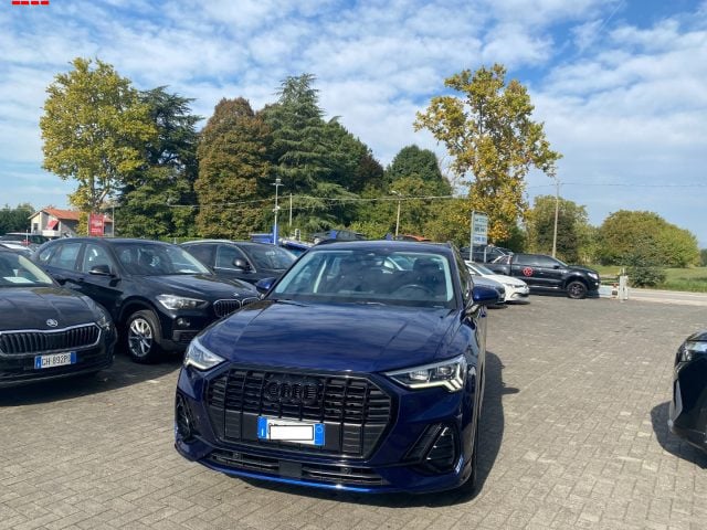 Audi Q3 35 TDI quattro S tronic S line edition - foto 2 di 4