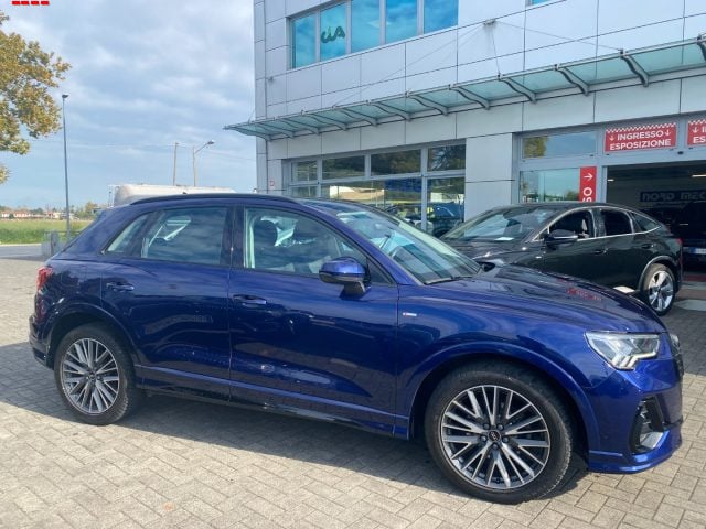 Audi Q3 35 TDI quattro S tronic S line edition - foto 3 di 4