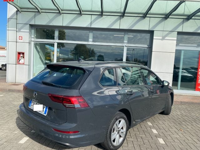 Volkswagen Golf Variant 2.0 TDI SCR DSG Style, del 2022, 96.000 km, in vendita a Treviso (TV)