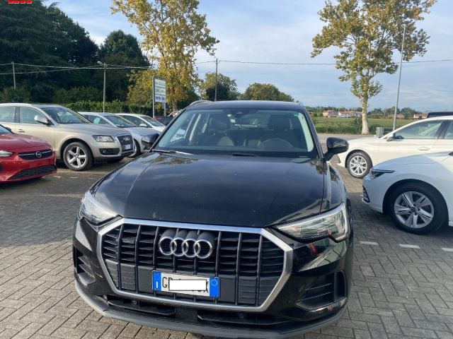 Audi Q3 40 TDI quattro S tronic Business - foto 2 di 4
