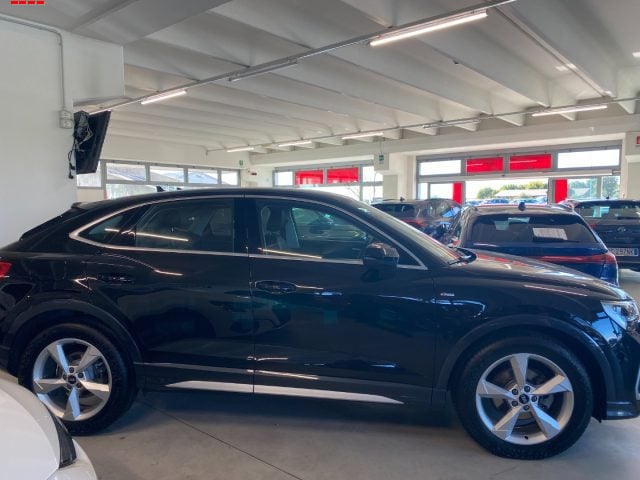 Audi Q3 SPB 35 TDI S tronic S line edition - foto 3 di 4