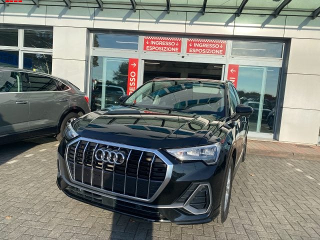 Audi Q3 35 TFSI S tronic S line edition - foto 2 di 4