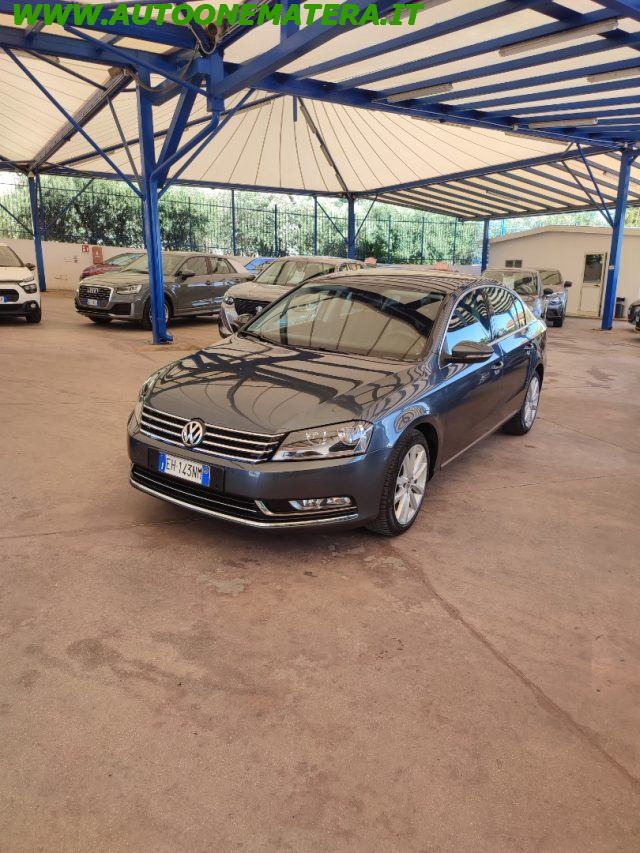 Volkswagen Passat 2.0 TDI DSG Highline - foto 2 di 4