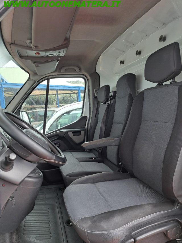 Renault Master 2.3 DCI 125CV L2-H2 FURGONE - PERDE OLIO usato a MATERA