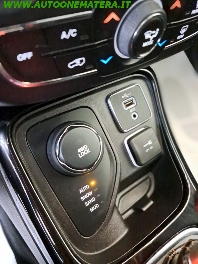 Jeep Compass 2.0 M.JET 4WD Longitude 140CV AUTOM., del 2020, 110.000 km, in vendita a Matera (MT)