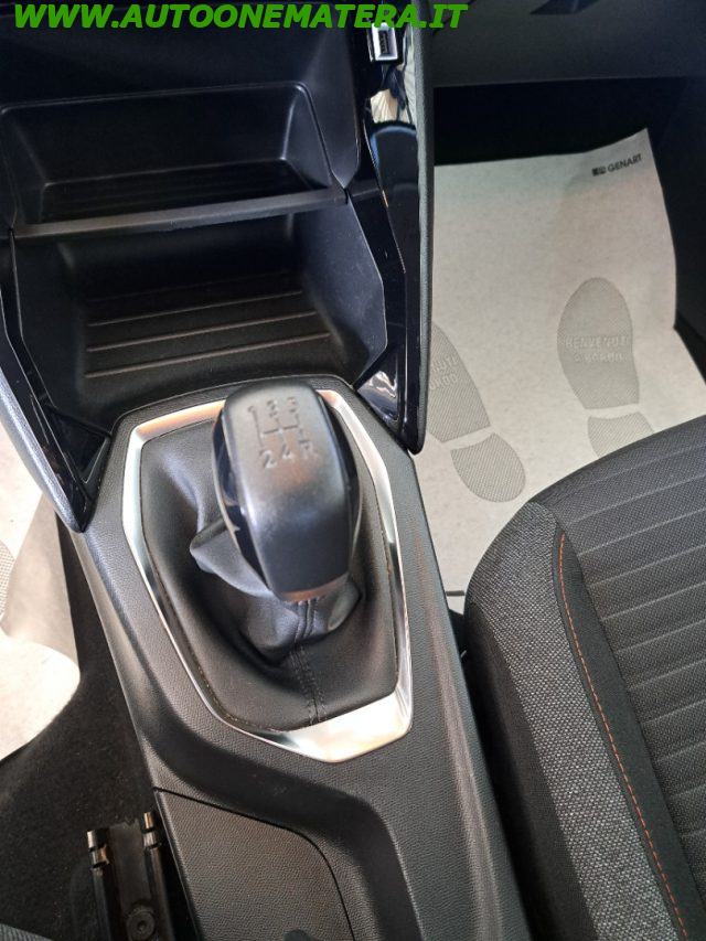 Peugeot 208 1.2 PureTech S&S Active 75CV, del 2022, 67.000 km, in vendita a Matera (MT)