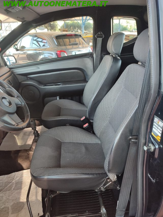 Aixam City MICROCAR 400 DIESEL CON IMPIANTO STEREO - foto 4 di 4