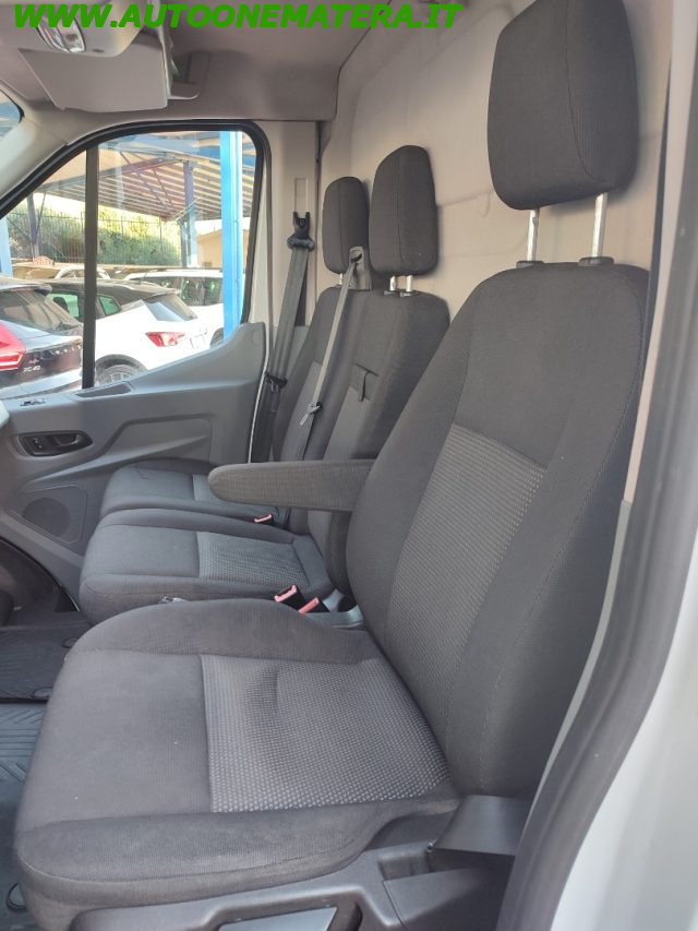 Ford Transit 2.0 TDCi EcoBlue 130CV L2-H2 - foto 3 di 6