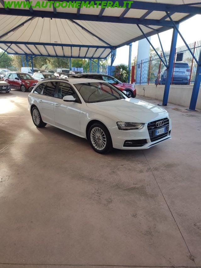 Audi A4 Avant 2.0 TDI 177CV, del 2014, 200.000 km, in vendita a Matera (MT)