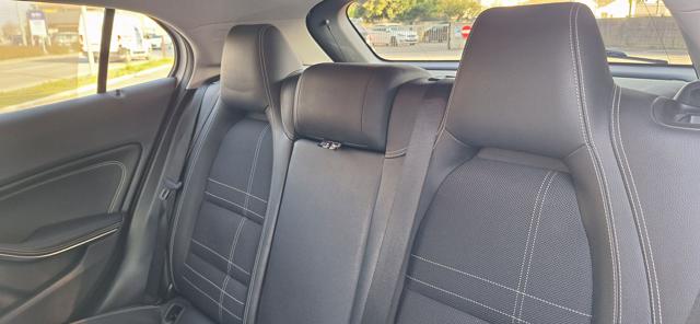 Mercedes-Benz GLA 200 d Automatic Sport N�FG683 - foto 3 di 4