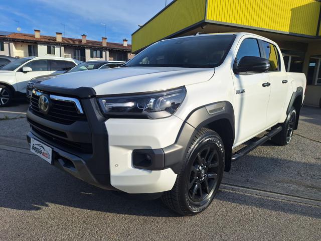 Toyota Hilux 2.8 D 4WD 4 porte Double Cab Invincible N�GG867 usato a ROSSANO VENETO