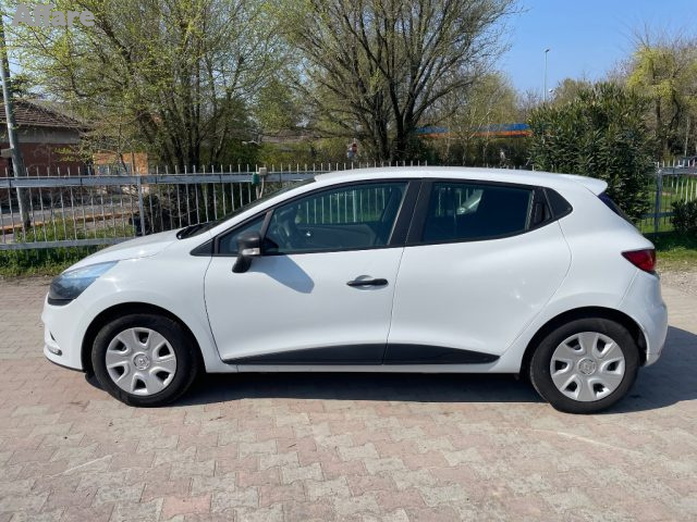Renault Clio 1.5 dCi 8V 75CV 5 porte Van - foto 2 di 4