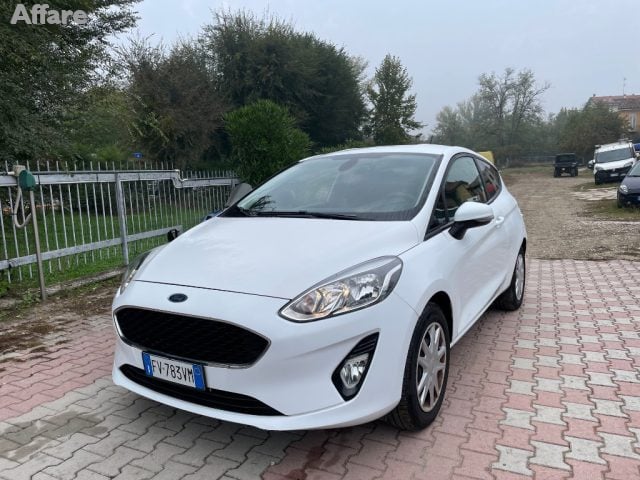 Ford Fiesta 1.5 TDCi 85 CV 3 porte Van Business, del 2019, 122.000 km, in vendita a Pavia (PV)