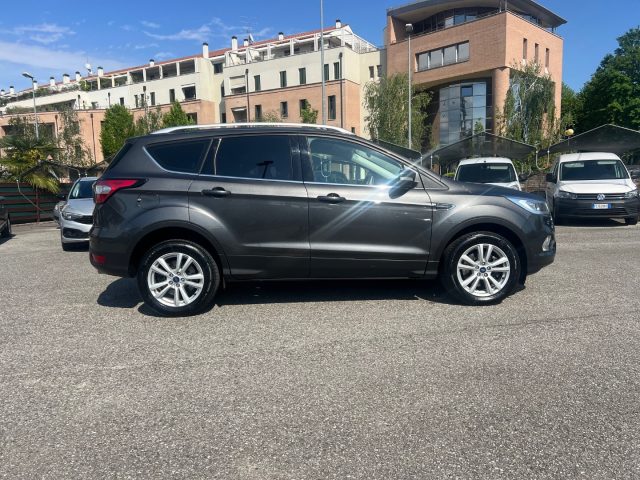 Ford Kuga 2.0 TDCI 120 CV 2WD BUSISESS - foto 3 di 4